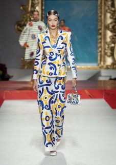 moschino jeremy scott kodd magazine