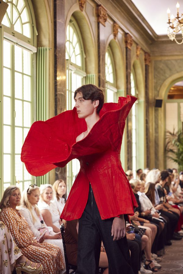 fashion design institut graduate fw anna helm kodd magazine defile fashion show