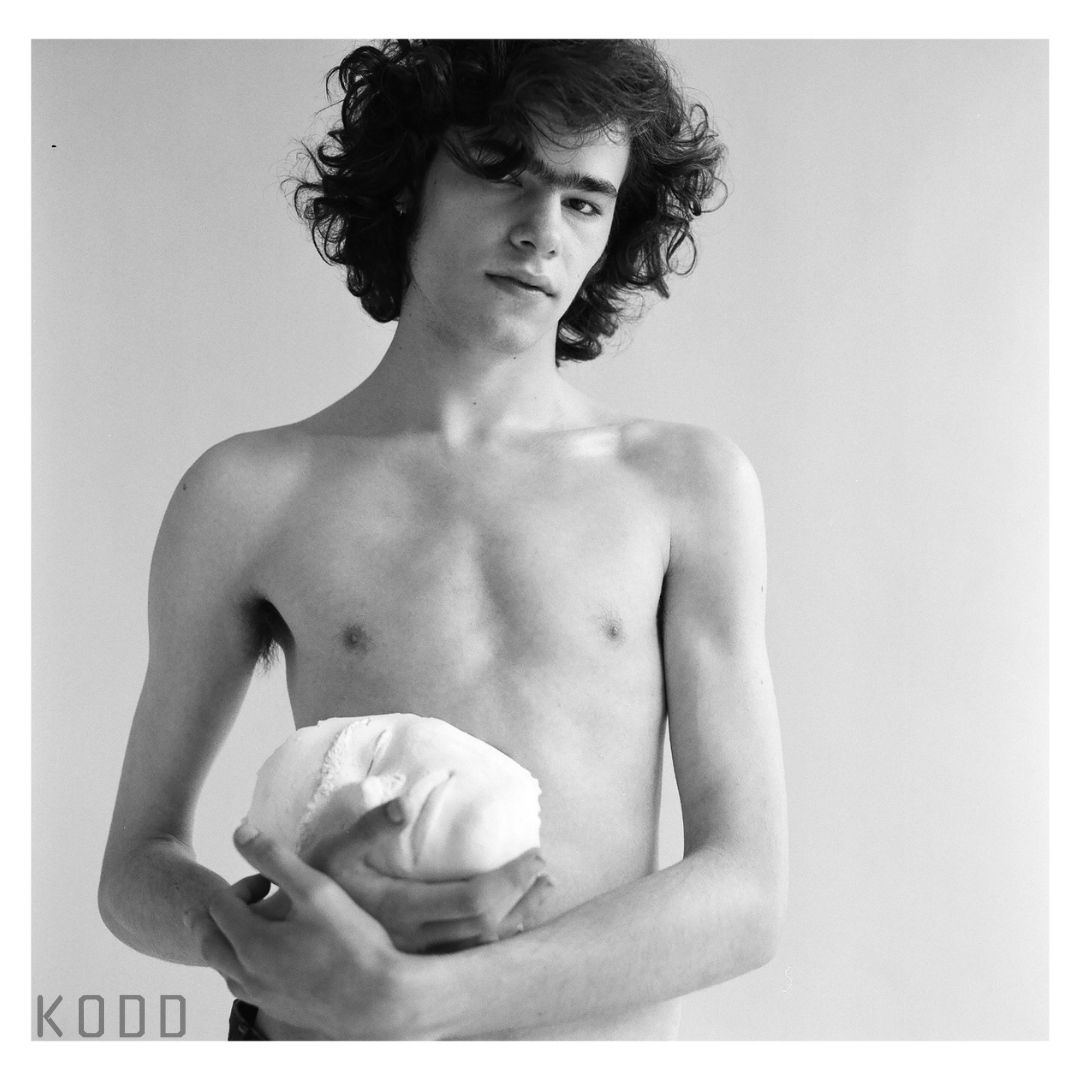 kodd magazine editorial fashion mode molds as melodies dean avisar