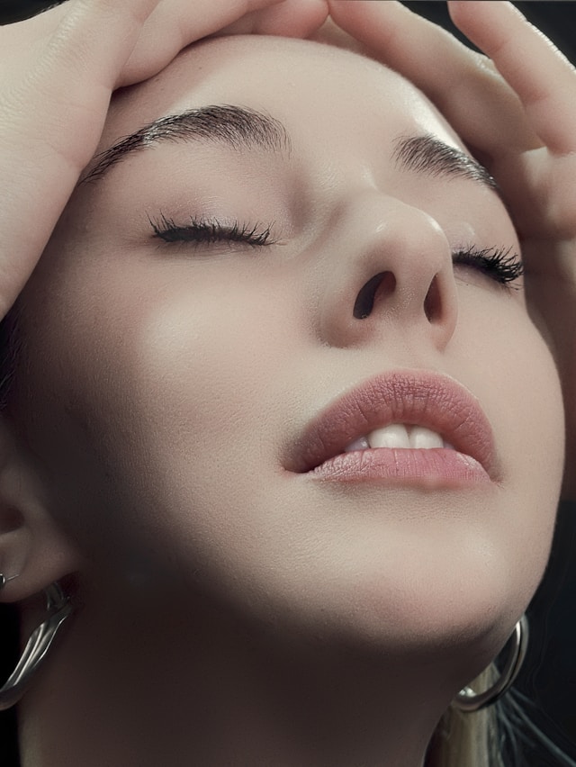 unsplash alexander krivitskiy skin clean beauty kodd magazine medias beaute