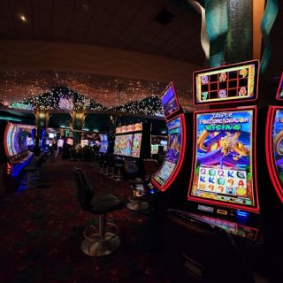 unsplash cindy f ambiance casinos kodd magazine medias culture
