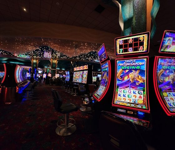 unsplash cindy f ambiance casinos kodd magazine medias culture