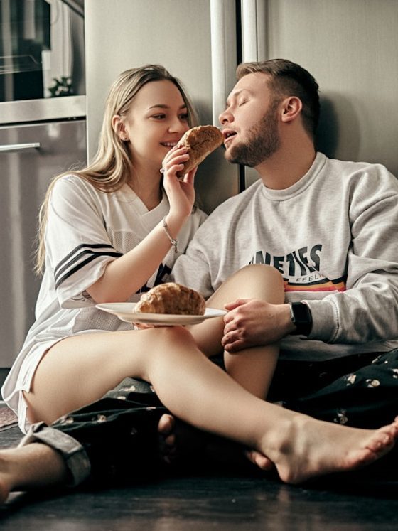 unsplash nikita tumbaev couple intimite limites kodd magazine medias mindset