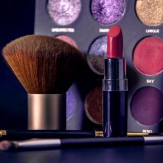 unsplash ian talmacs effet mirroir maquillage kodd magazine medias beaute
