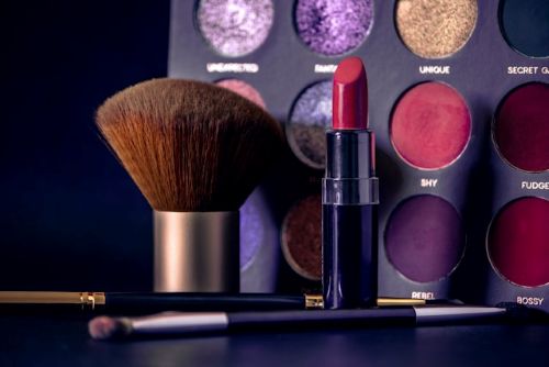 unsplash ian talmacs effet mirroir maquillage kodd magazine medias beaute
