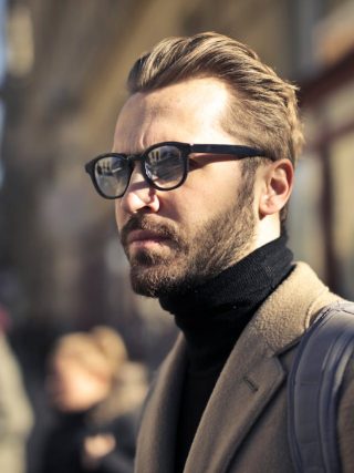 pexels olly krys lunettes transparentes glasses kodd magazine medias