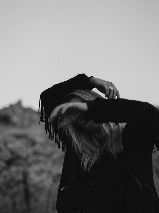 unsplash sarah mason franges style accessoires kodd magazine medias culture