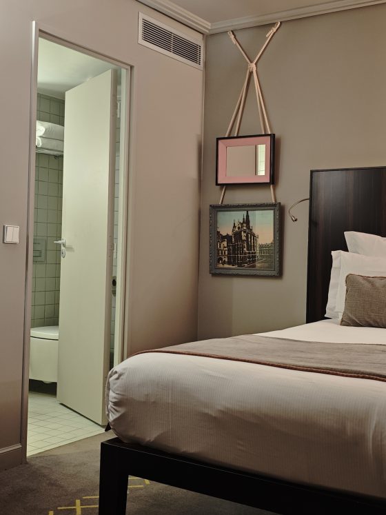 chambre hotel Saint-Dominique Paris