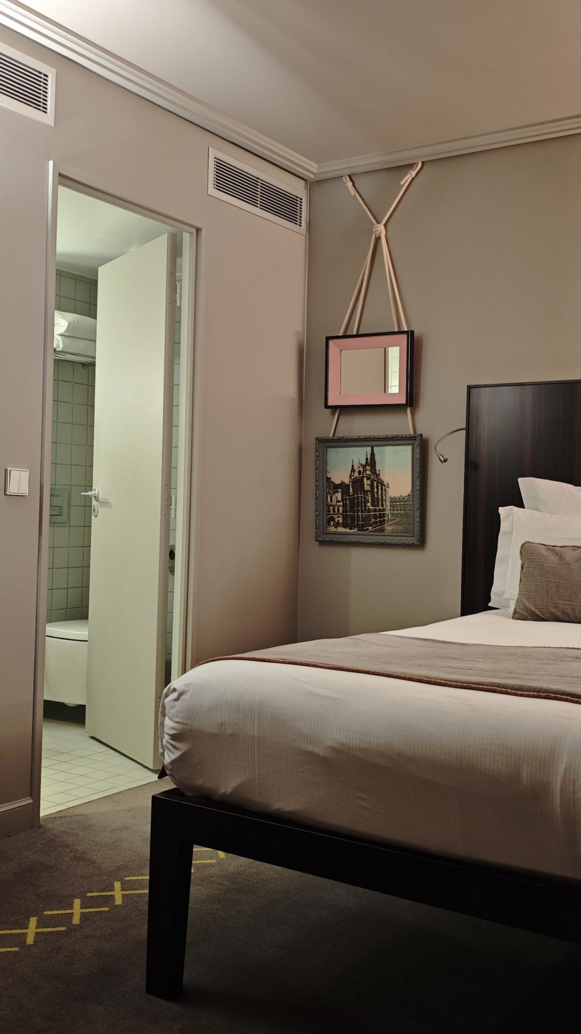 chambre hotel Saint-Dominique Paris