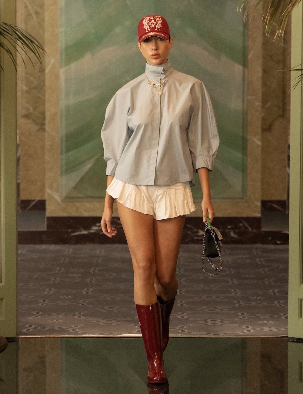 maison mark de belleroy defile fashion week paris casquette femme show women cap kodd magazine medias