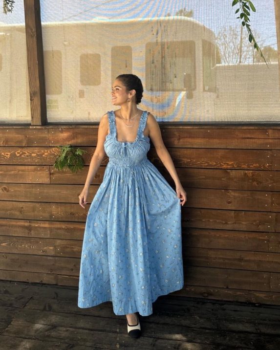 selena gomez in vivaia running heels julie pro photo credit @selenagomez instagram story kodd magazine medias
