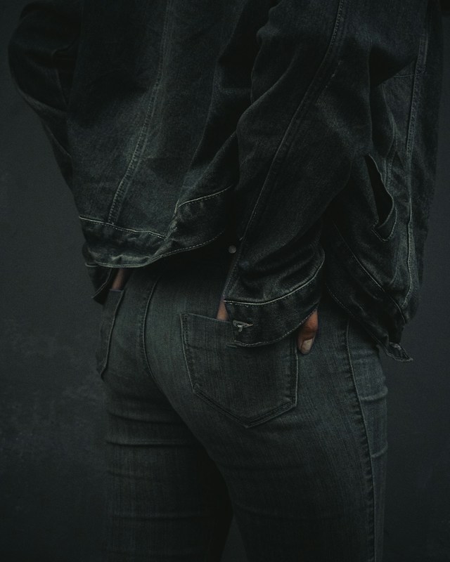 unsplash pramod tiwari vestes pantalons jean kodd magazine medias mode