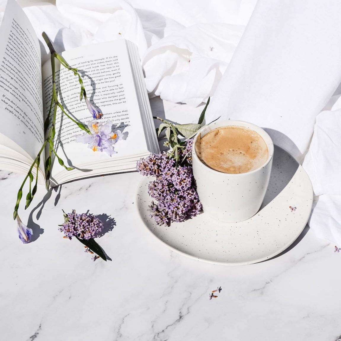 plaisirs simples cafe balcon matin kodd magazine medias