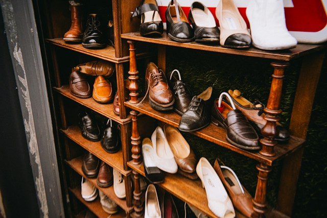 unsplash charles puaud chaussures classiques intemporelles kodd magazine medias mode